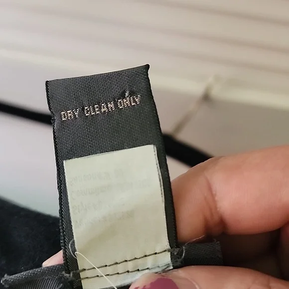 Banana Republic Black A-line Wool skirt, size 4 - Picture 5 of 8